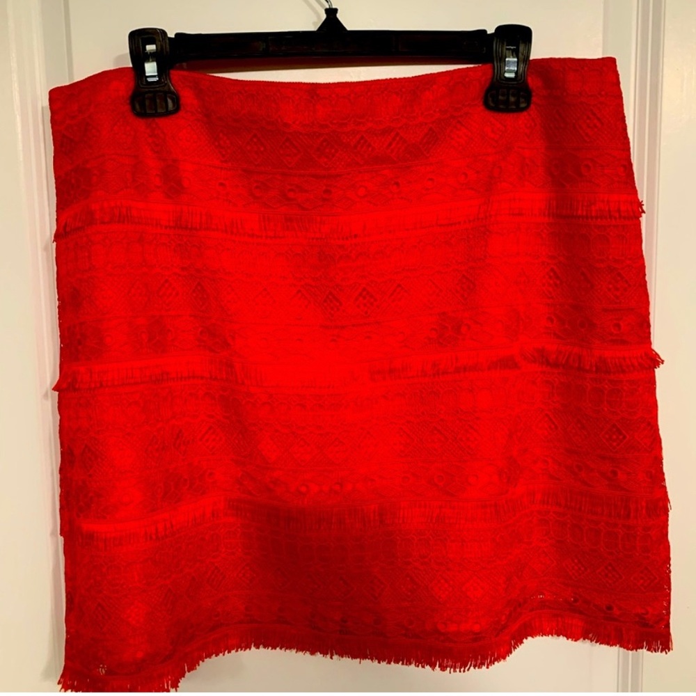 NWOT Bright Red Fitted Fringe Lace J Crew
Mini Skirt, Size 10